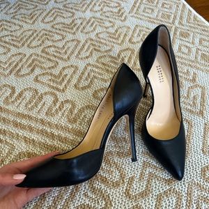 Barney’s New York black leather d’orsay pumps, size 7.5
